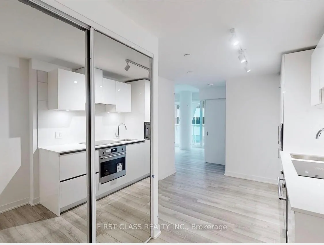 Photo 15 of Unit 2512, 230 Simcoe Street, Toronto, Kensington-Chinatown — HOMEH