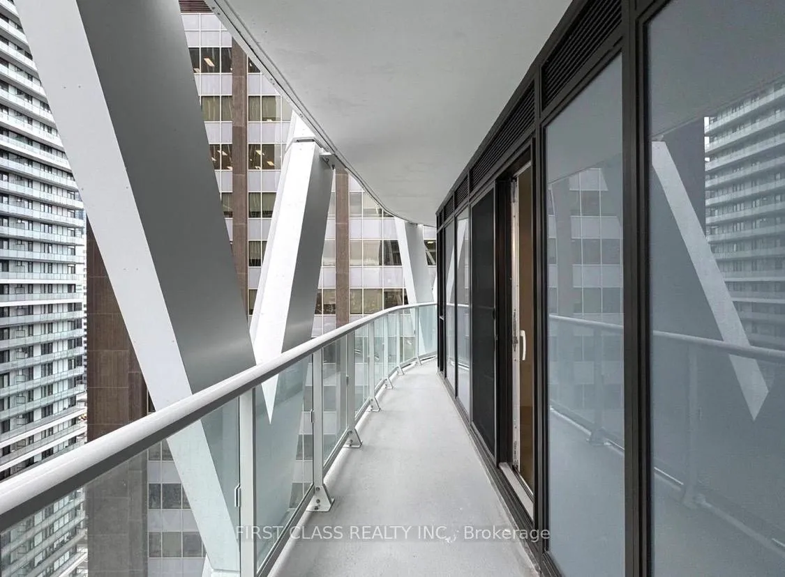 Photo 16 of Unit 2512, 230 Simcoe Street, Toronto, Kensington-Chinatown — HOMEH
