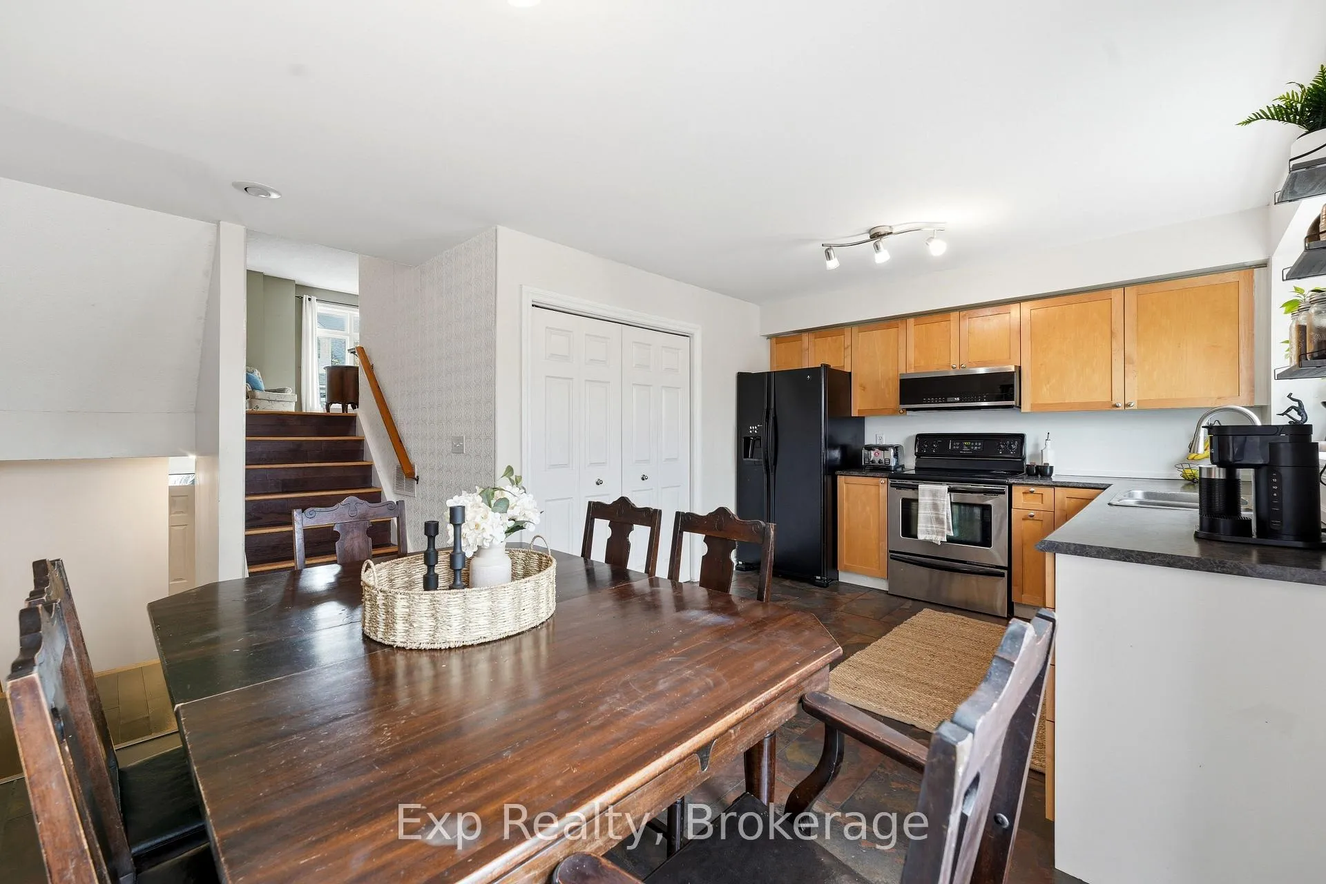 Photo 12 of Unit 28, 9 Progress Avenue, Belleville, Belleville Ward — HOMEH