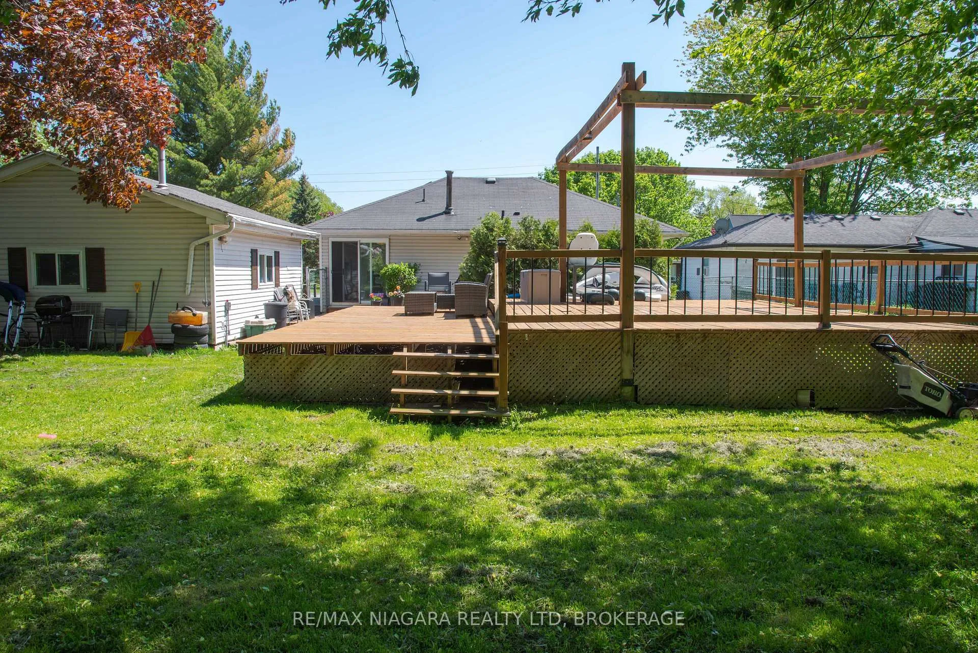 Photo 3 of 2868 June Road, Port Colborne, Sherkston — HOMEH