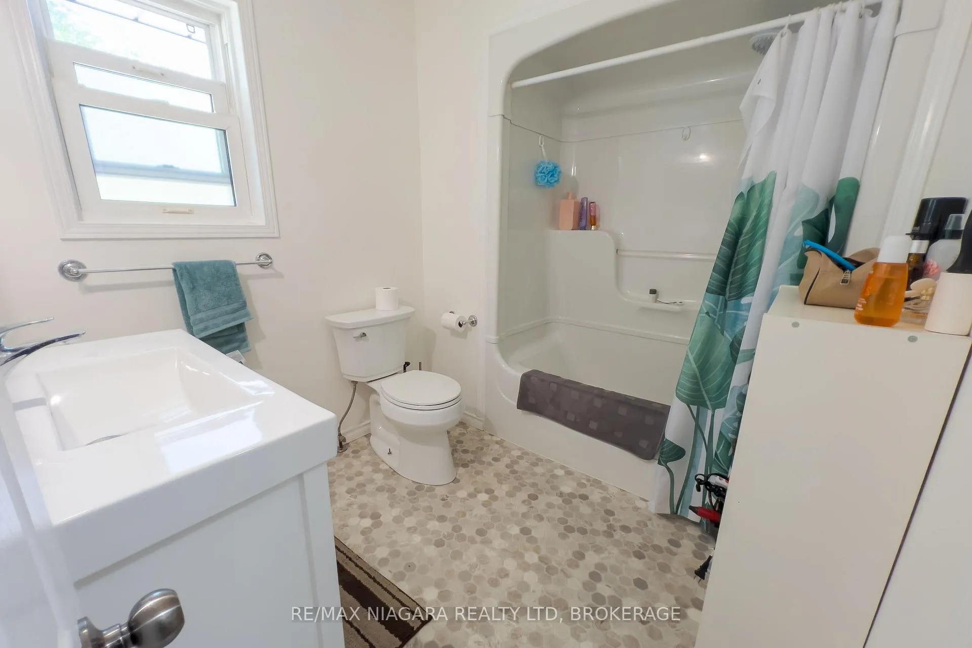 Photo 18 of 2868 June Road, Port Colborne, Sherkston — HOMEH