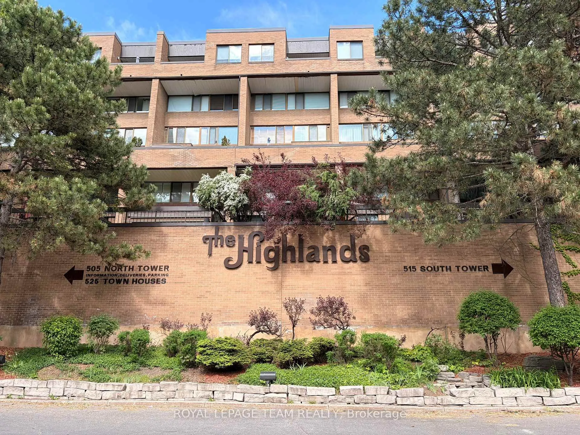 Photo 1 of Unit 318, 515 St Laurent Boulevard, Ottawa, Viscount Alexander Park — HOMEH