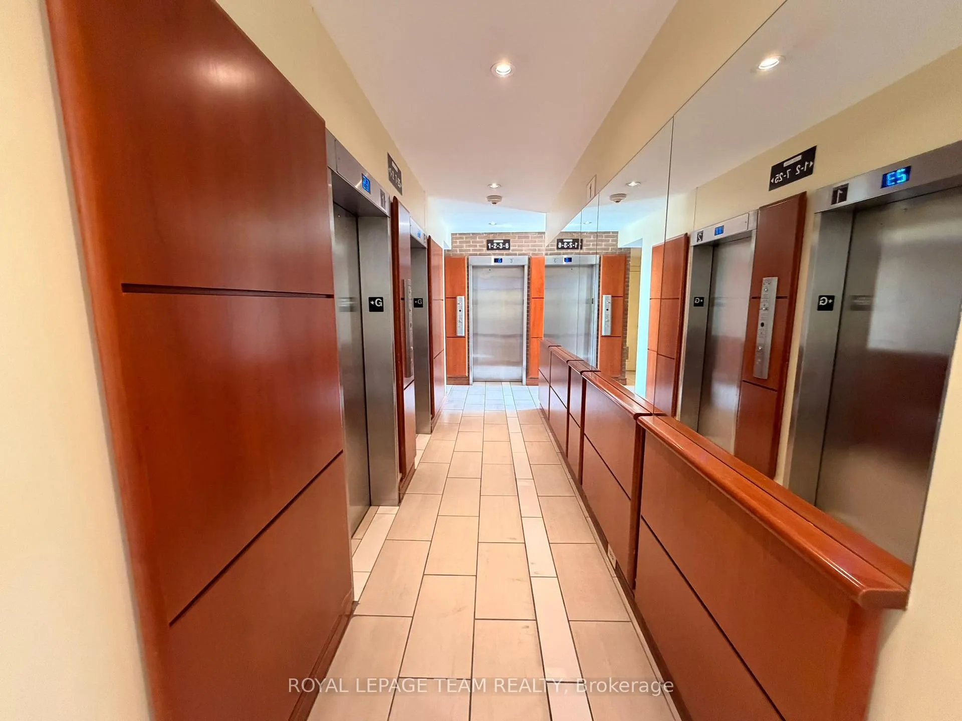 Photo 5 of Unit 318, 515 St Laurent Boulevard, Ottawa, Viscount Alexander Park — HOMEH