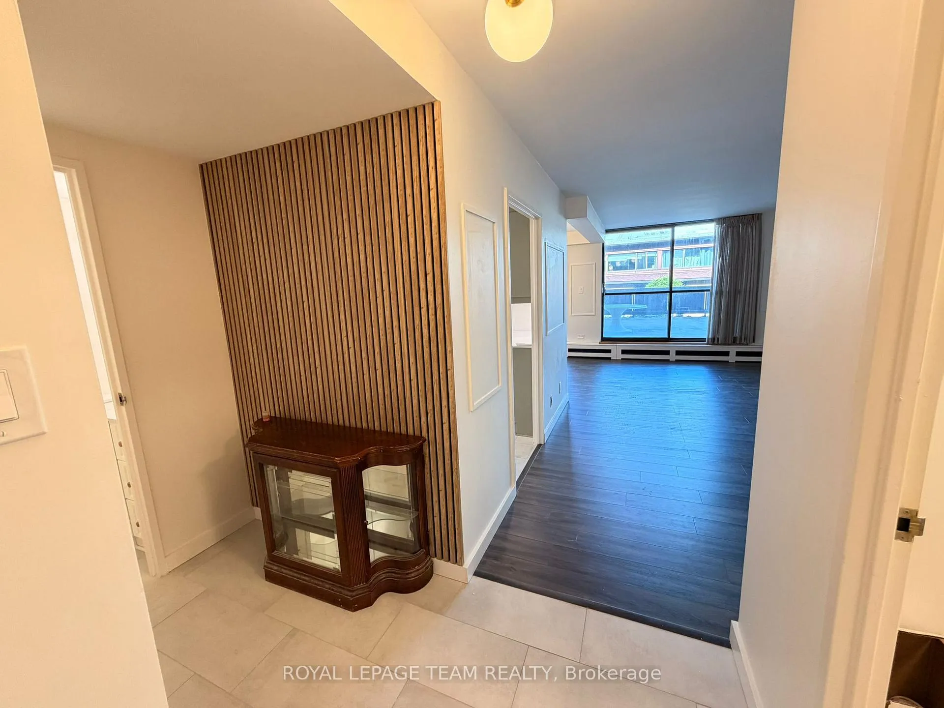 Photo 6 of Unit 318, 515 St Laurent Boulevard, Ottawa, Viscount Alexander Park — HOMEH