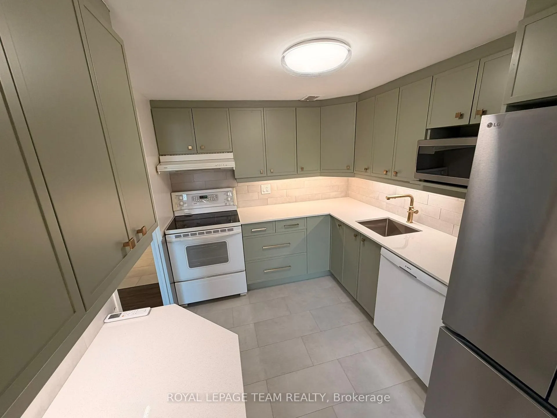 Photo 13 of Unit 318, 515 St Laurent Boulevard, Ottawa, Viscount Alexander Park — HOMEH