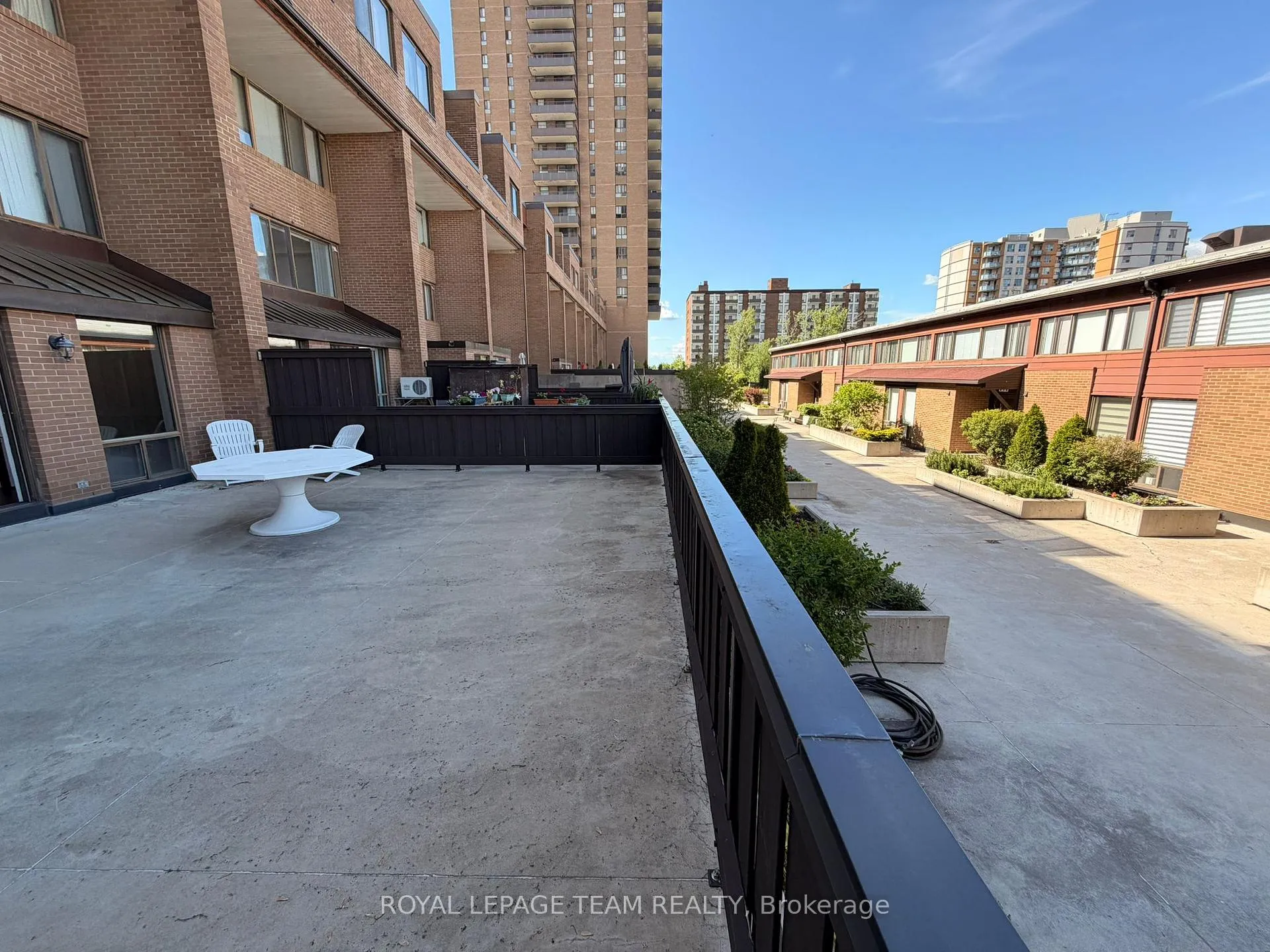 Photo 19 of Unit 318, 515 St Laurent Boulevard, Ottawa, Viscount Alexander Park — HOMEH