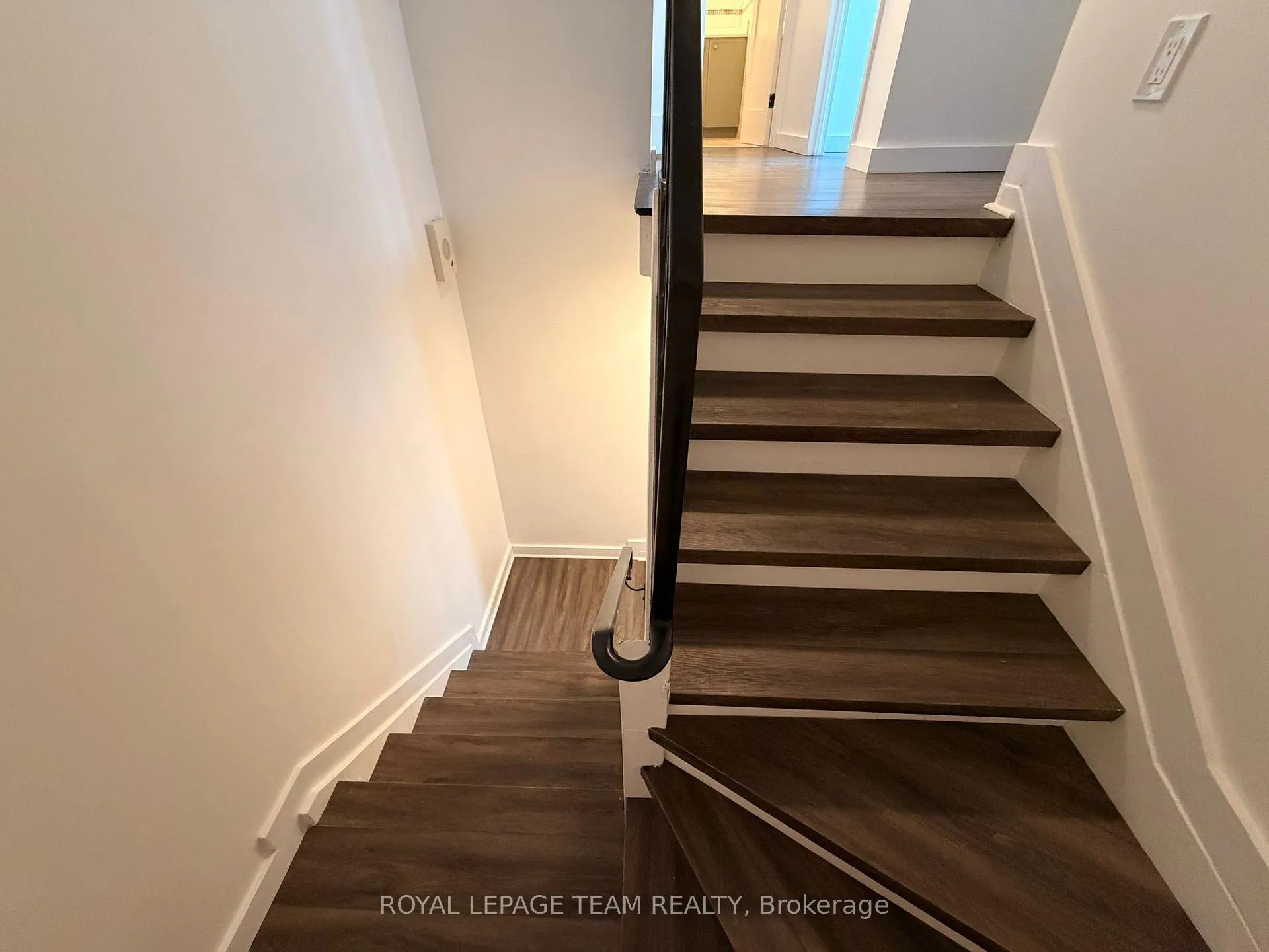 Photo 24 of Unit 318, 515 St Laurent Boulevard, Ottawa, Viscount Alexander Park — HOMEH