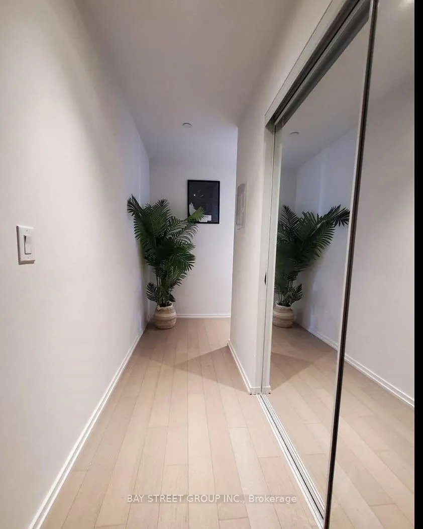 Photo 4 of Unit 5315, 70 Temperance Street, Toronto, Bay Street Corridor — HOMEH