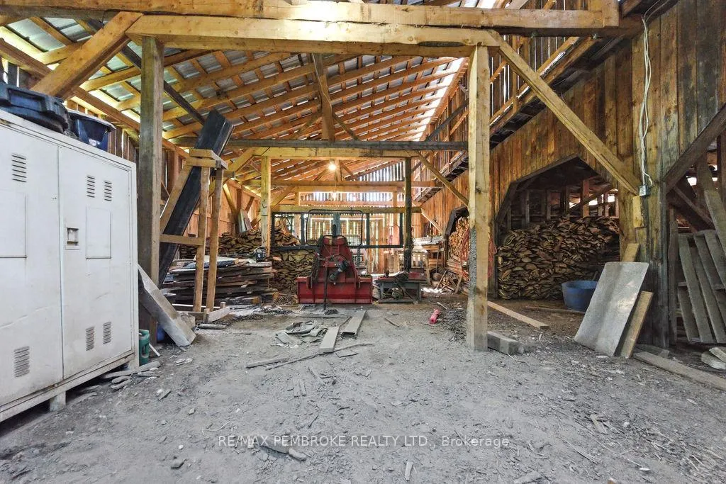 Photo 33 of 263 Walsh's Road, North Algona Wilberforce, North Algona/Wilberforce Twp — HOMEH