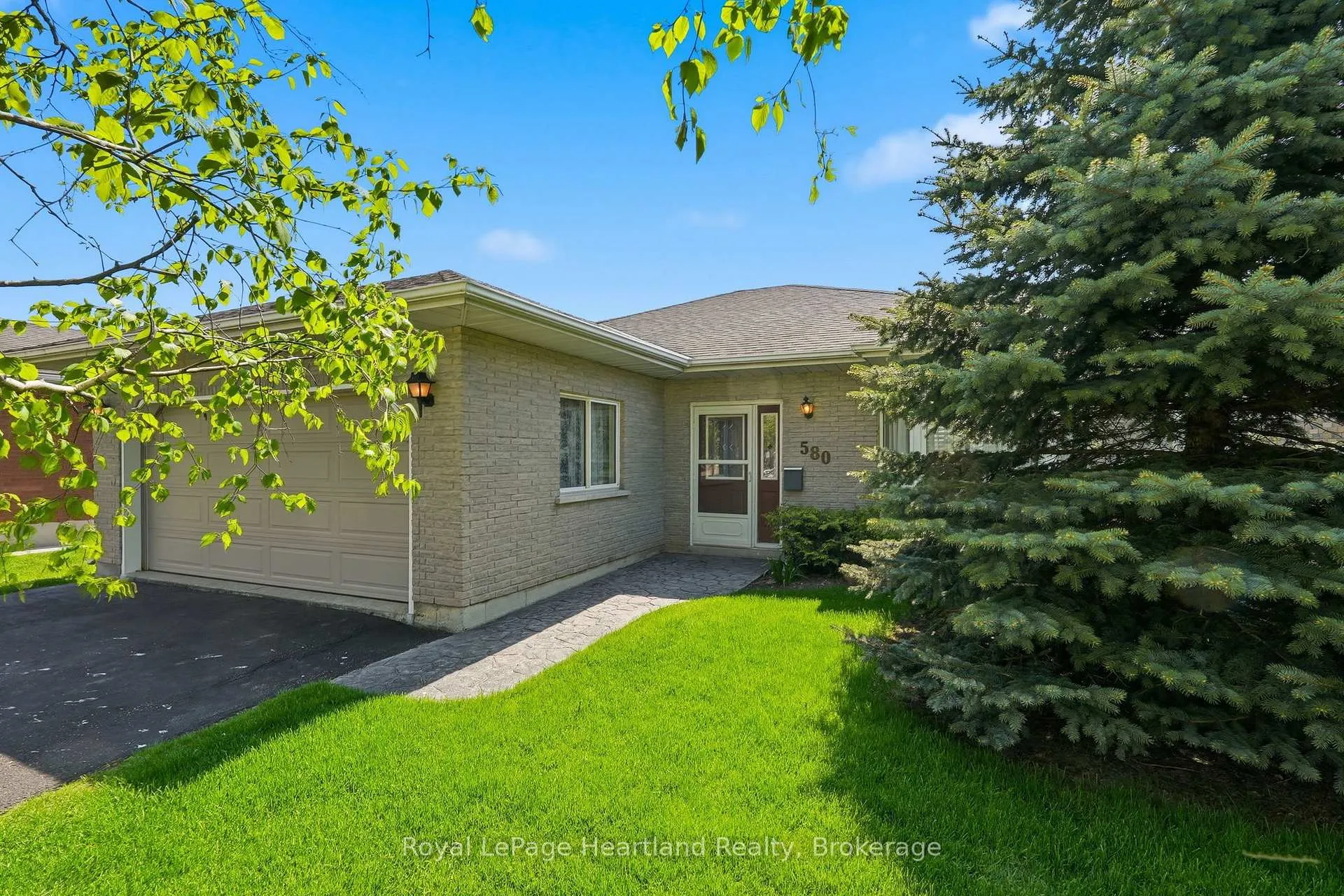 Photo 6 of 580 Maple Avenue N, North Perth, Listowel — HOMEH