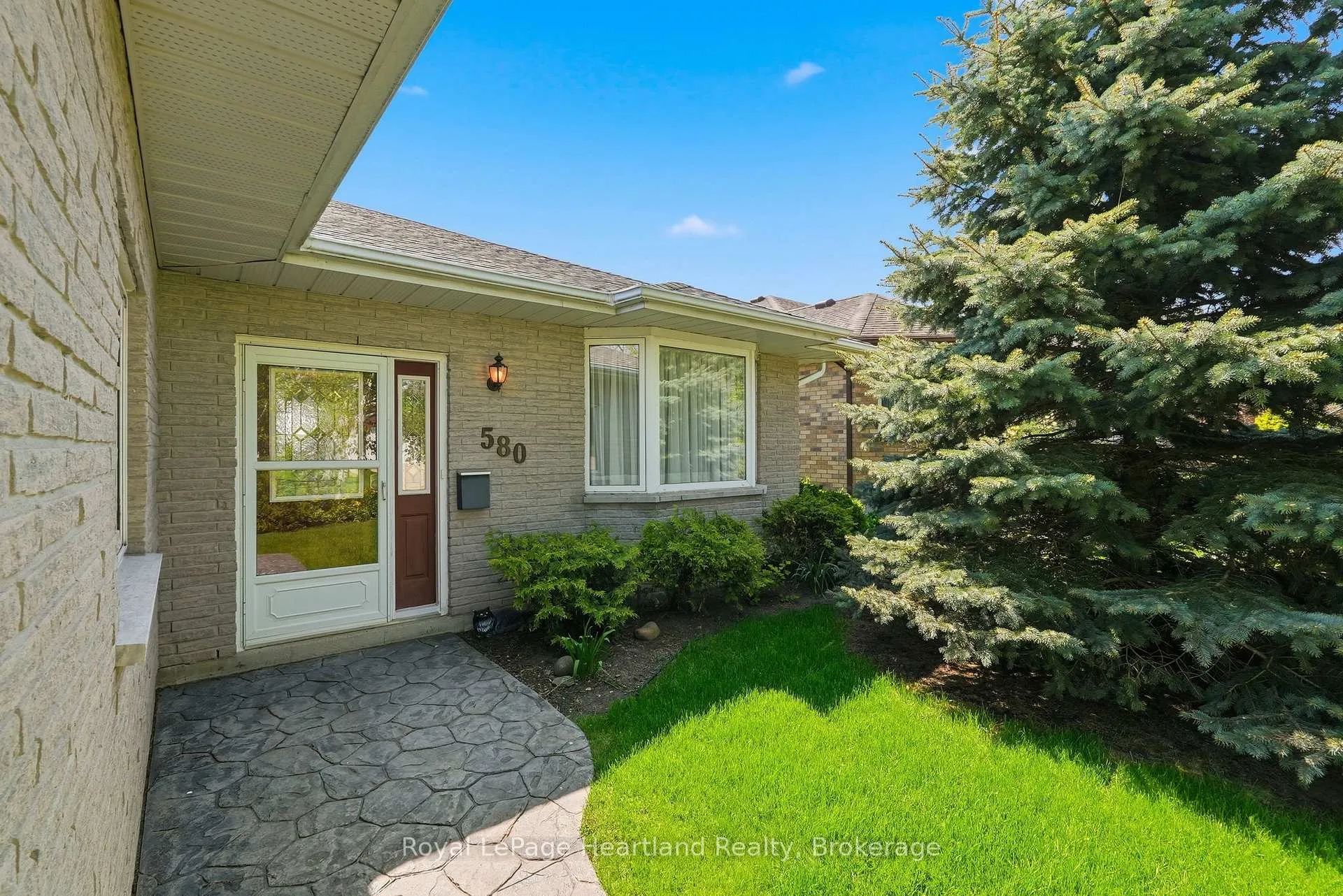 Photo 8 of 580 Maple Avenue N, North Perth, Listowel — HOMEH