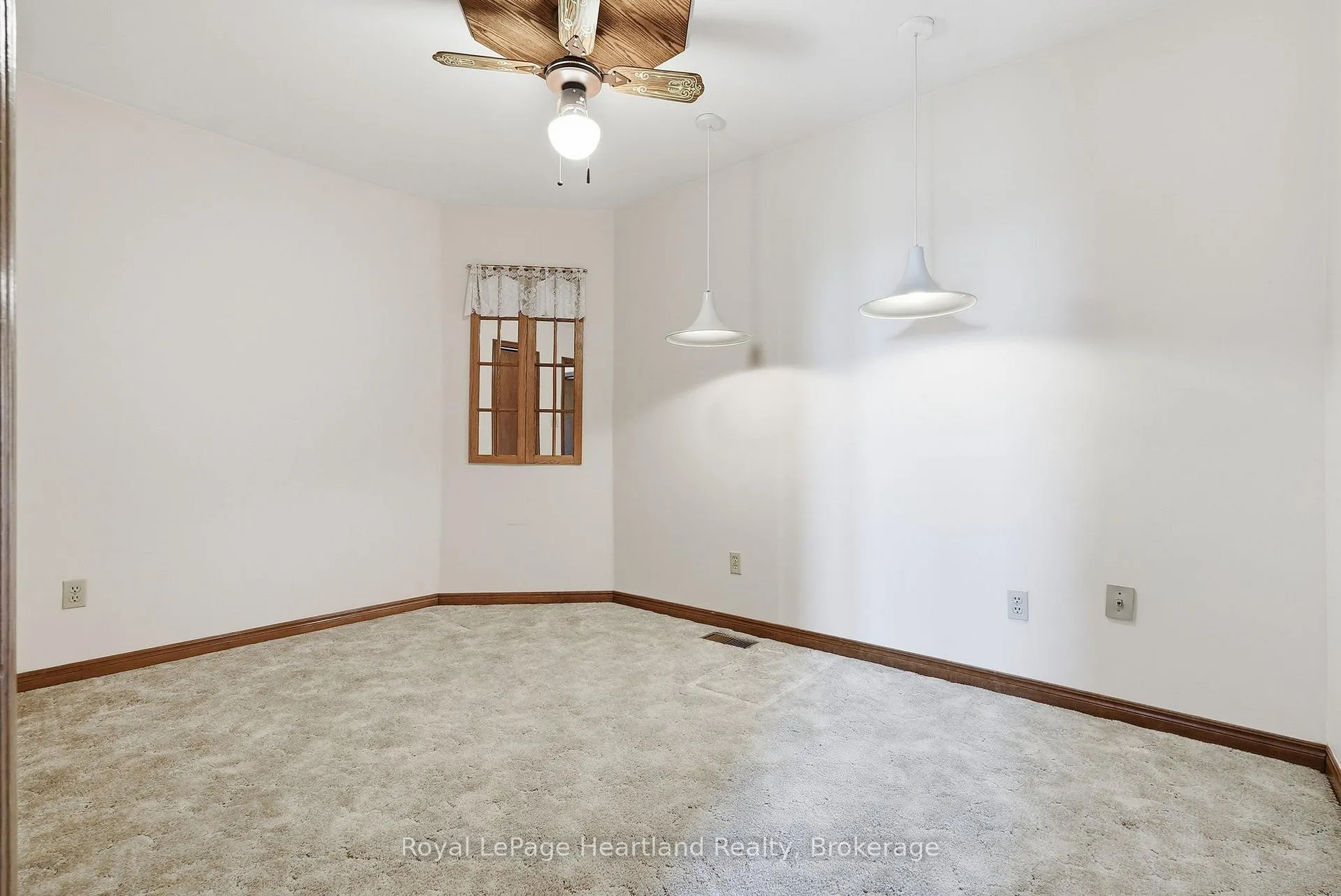 Photo 22 of 580 Maple Avenue N, North Perth, Listowel — HOMEH