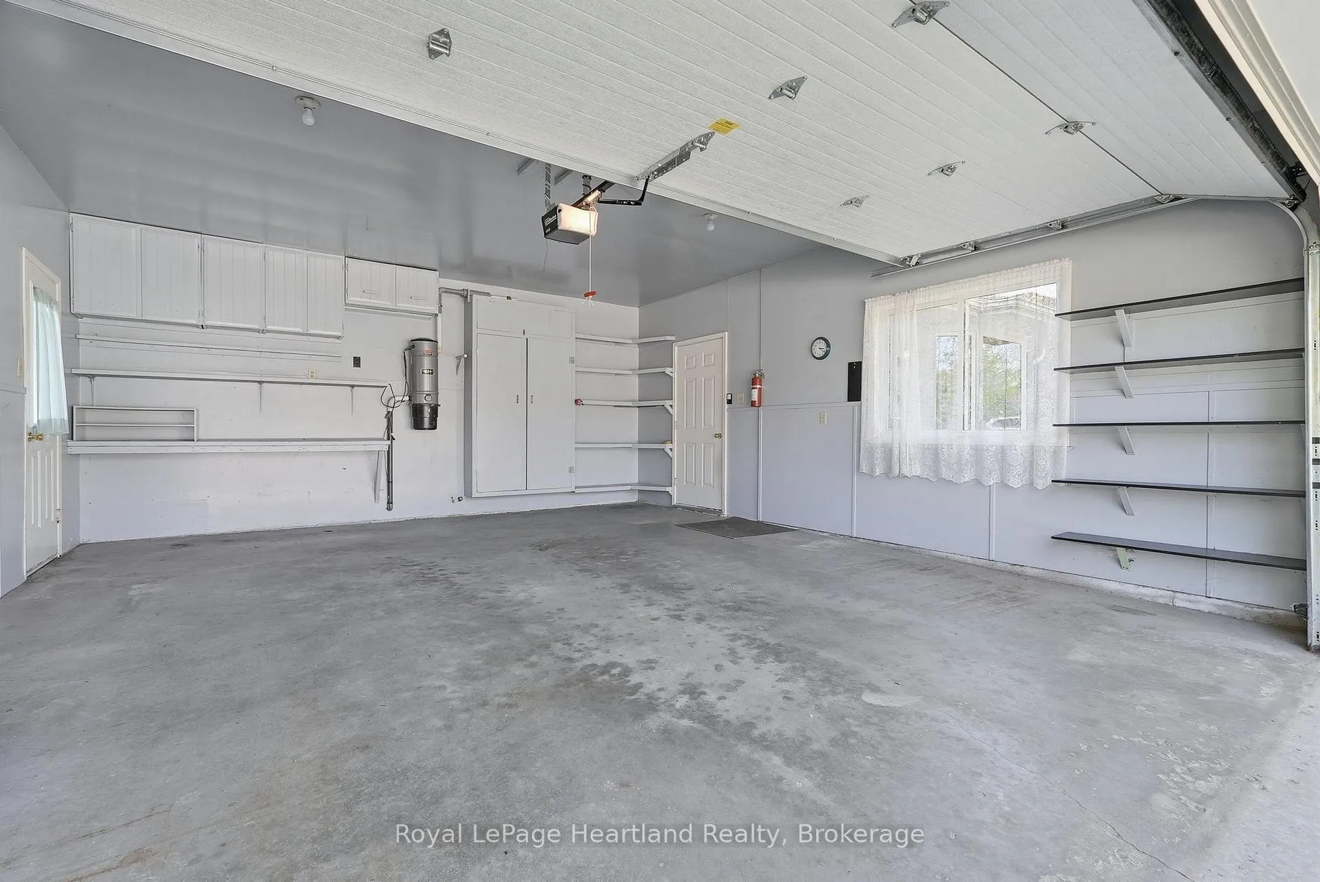 Photo 36 of 580 Maple Avenue N, North Perth, Listowel — HOMEH