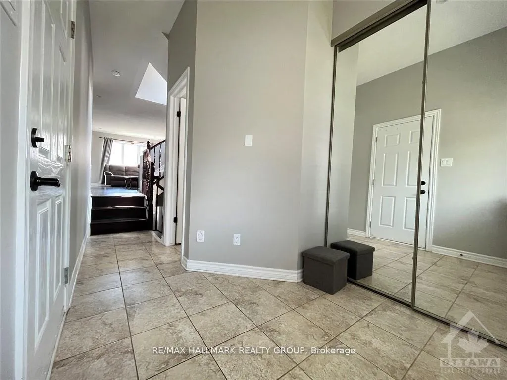 Photo 3 of 110 Garrity Crescent, Ottawa, Barrhaven - Strandherd — HOMEH