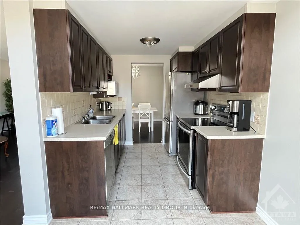 Photo 8 of 110 Garrity Crescent, Ottawa, Barrhaven - Strandherd — HOMEH