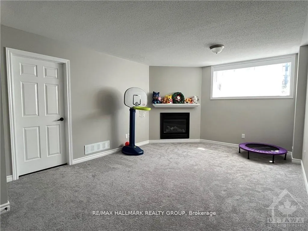 Photo 16 of 110 Garrity Crescent, Ottawa, Barrhaven - Strandherd — HOMEH