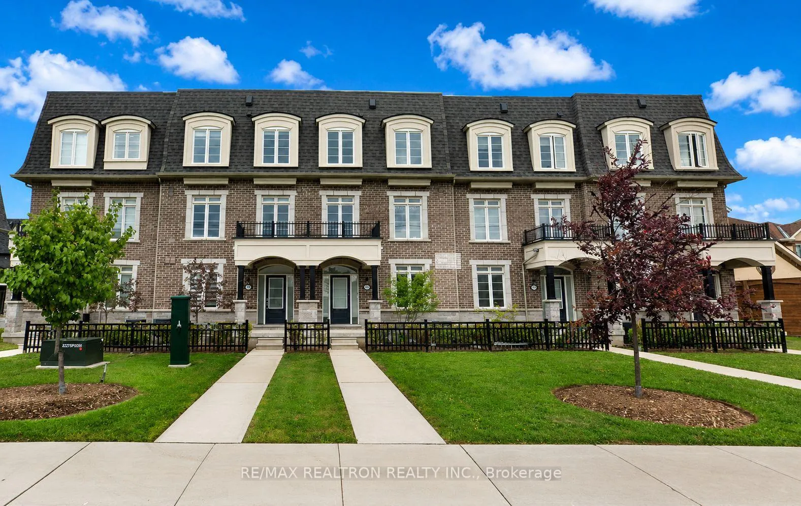 Front of 162 Elgin Mills Road W