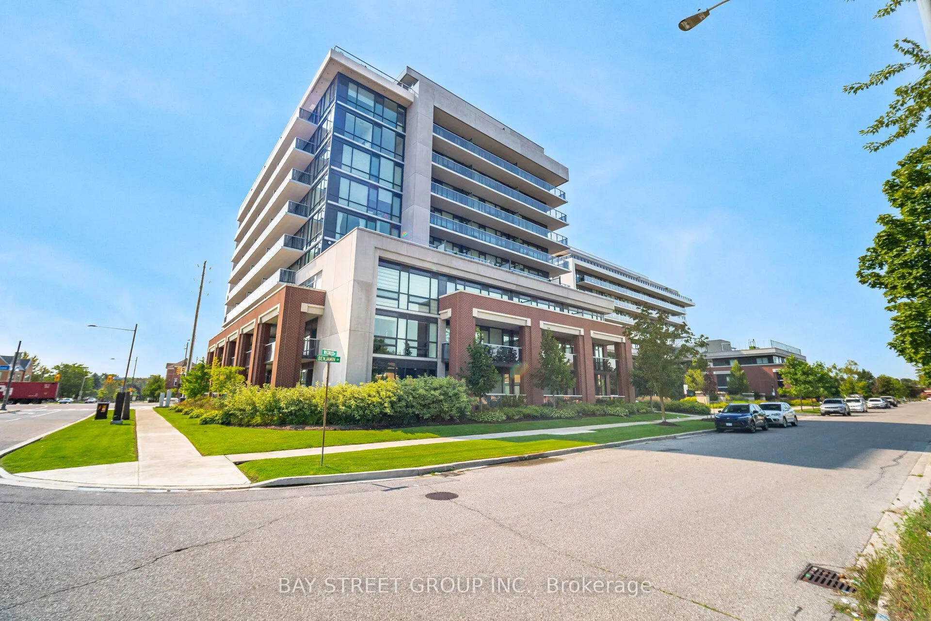 Photo 1 of Unit 626, 4800 Highway 7, Vaughan, East Woodbridge — HOMEH