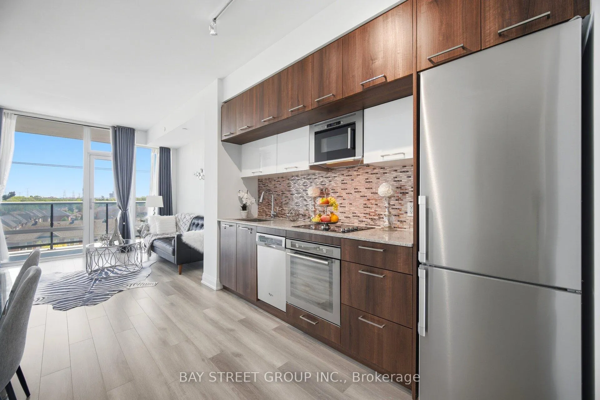 Photo 6 of Unit 626, 4800 Highway 7, Vaughan, East Woodbridge — HOMEH