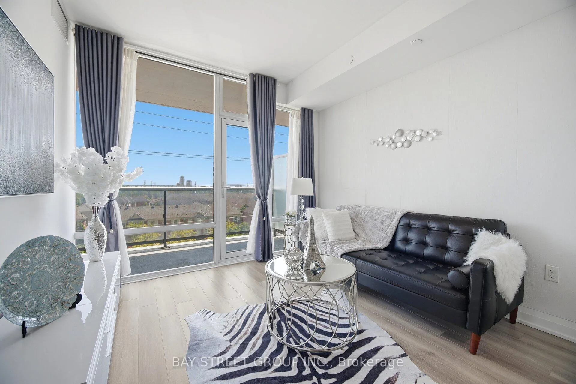 Photo 11 of Unit 626, 4800 Highway 7, Vaughan, East Woodbridge — HOMEH