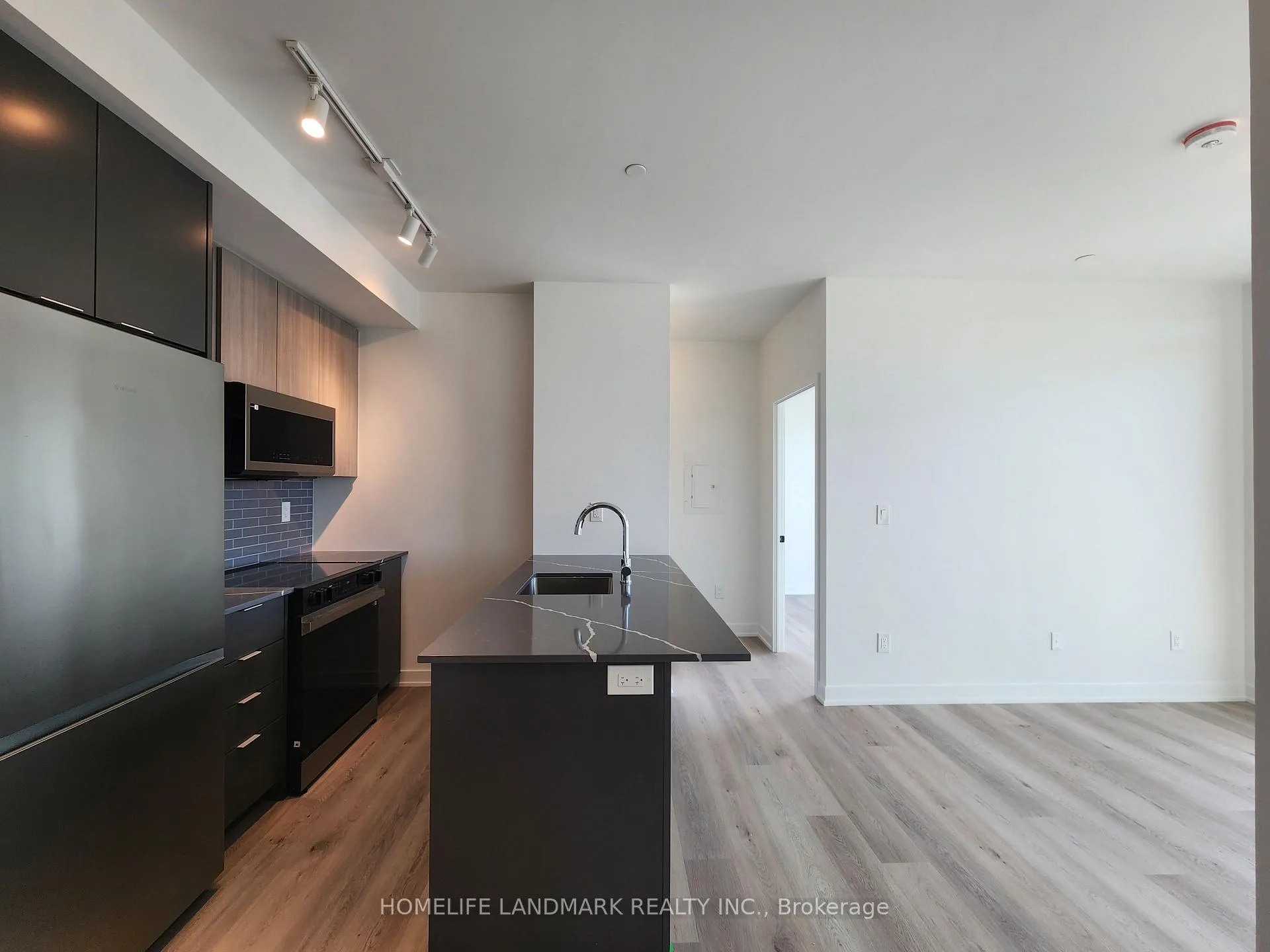 Photo 12 of Unit 2201, 2075 Lakeshore Road, Burlington, Brant — HOMEH