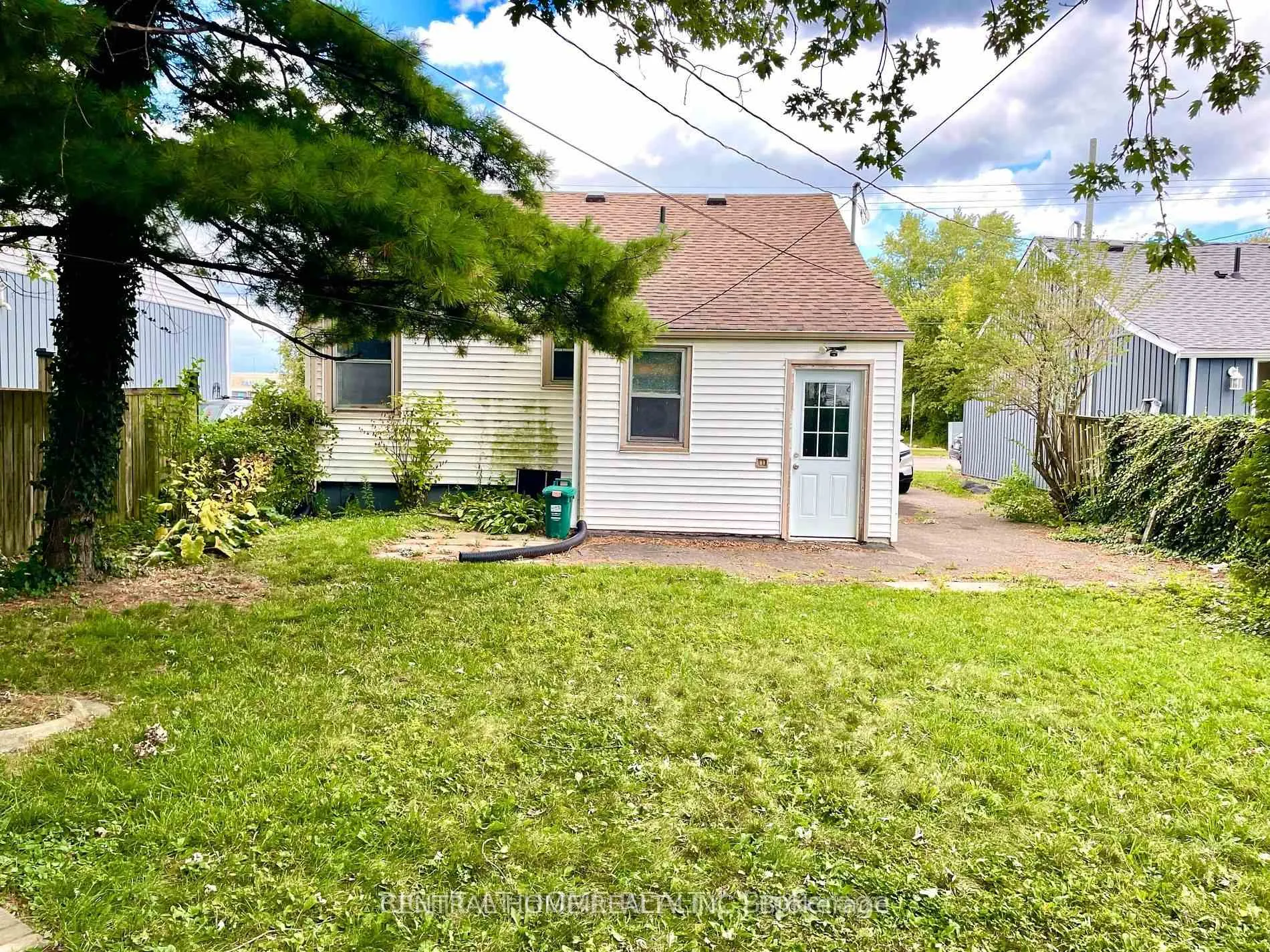 Photo 10 of 389 Lincoln Street, Welland, Lincoln/Crowland — HOMEH