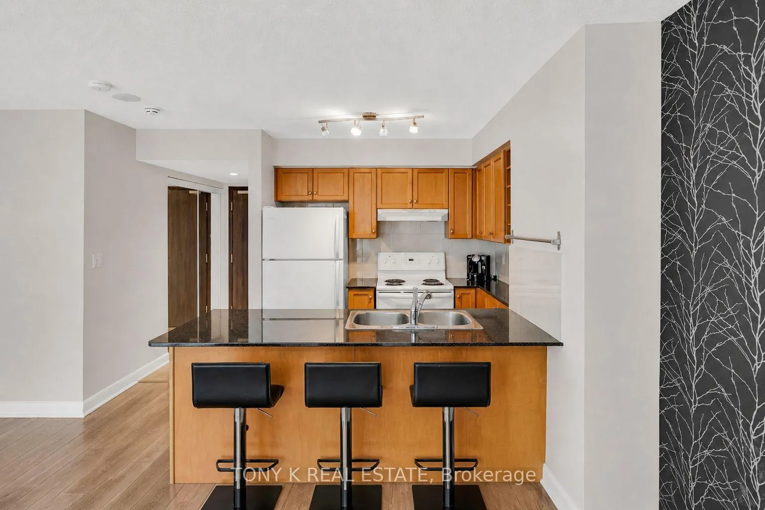 Photo 9 of Unit 2113, 210 Victoria Street, Toronto, Church-Yonge Corridor — HOMEH