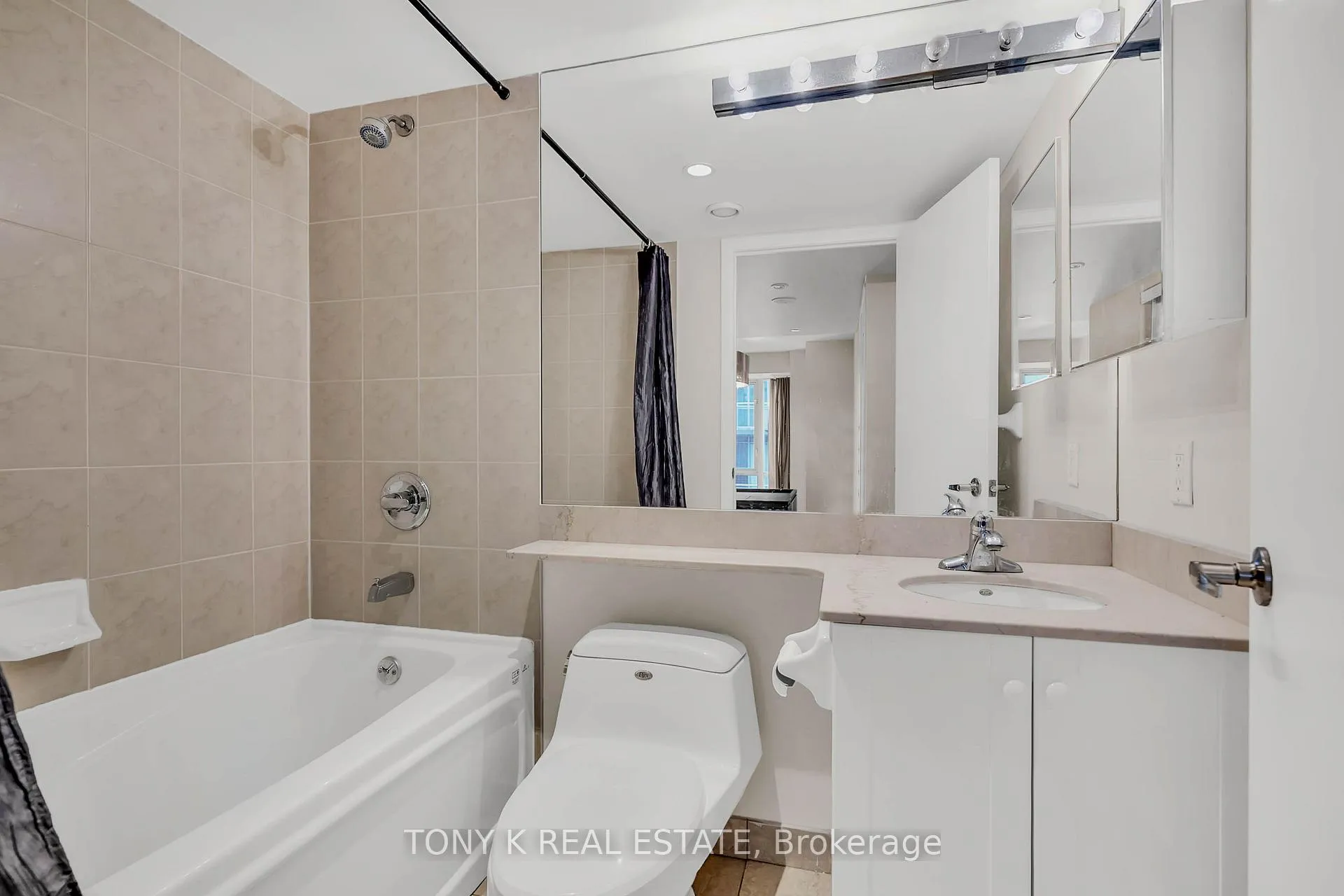 Photo 12 of Unit 2113, 210 Victoria Street, Toronto, Church-Yonge Corridor — HOMEH
