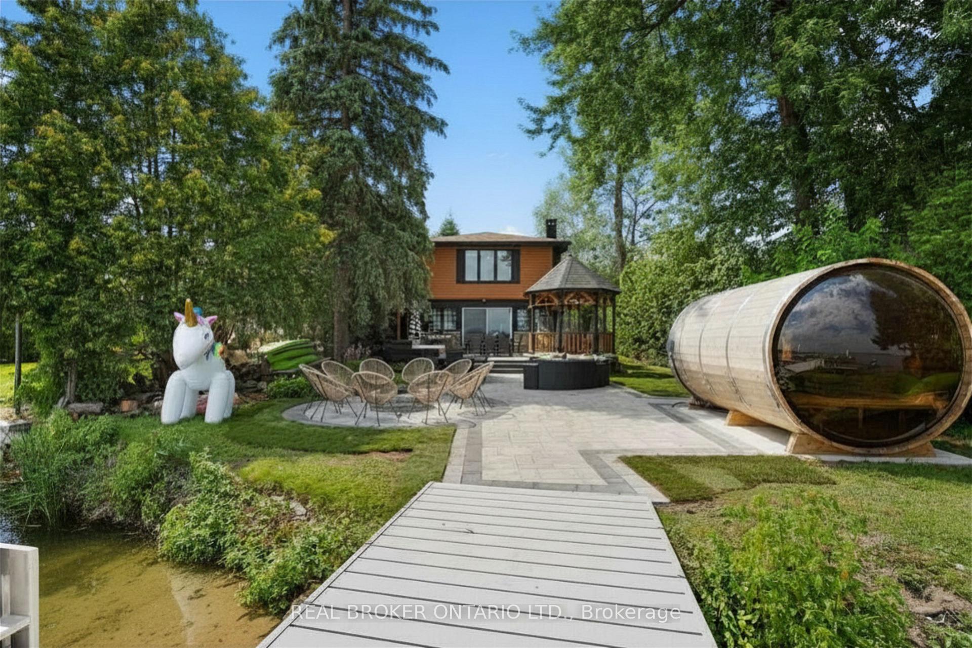 Photo 4 of 943 Barry Avenue, Innisfil, Rural Innisfil — HOMEH