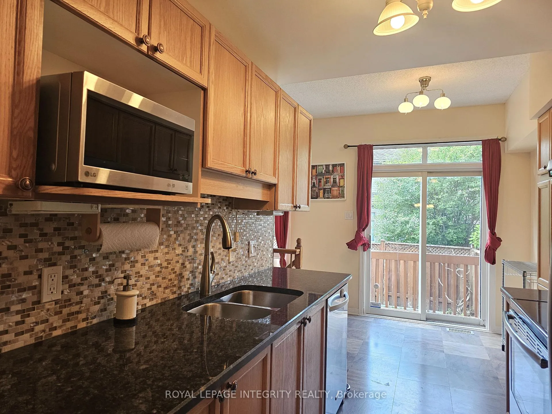 Photo 6 of Unit 2, 211 Station Boulevard, Ottawa, Riverview Park — HOMEH
