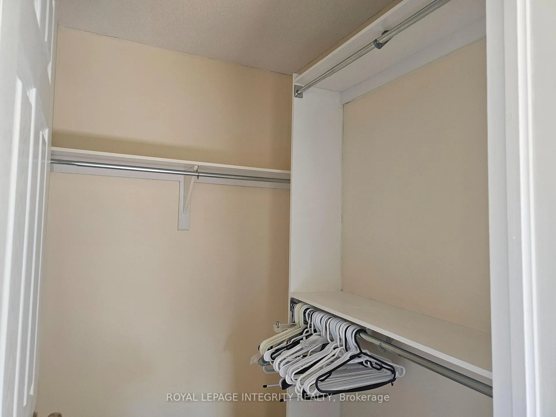 Photo 19 of Unit 2, 211 Station Boulevard, Ottawa, Riverview Park — HOMEH