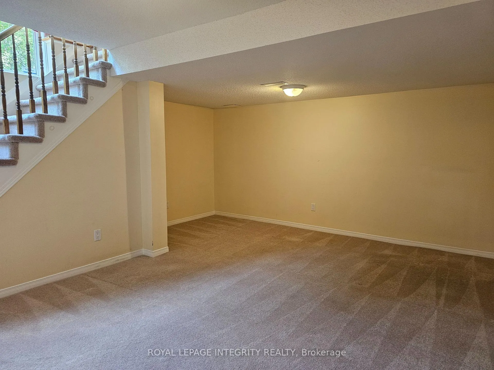 Photo 28 of Unit 2, 211 Station Boulevard, Ottawa, Riverview Park — HOMEH