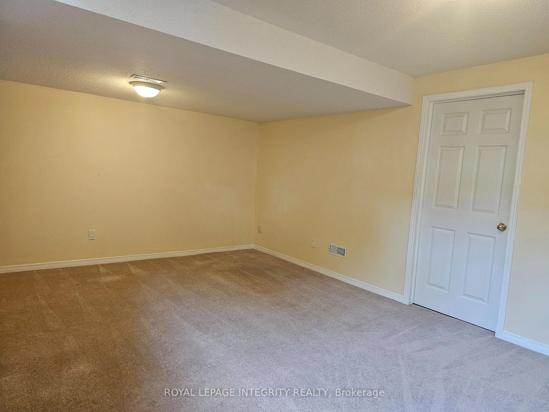 Photo 29 of Unit 2, 211 Station Boulevard, Ottawa, Riverview Park — HOMEH