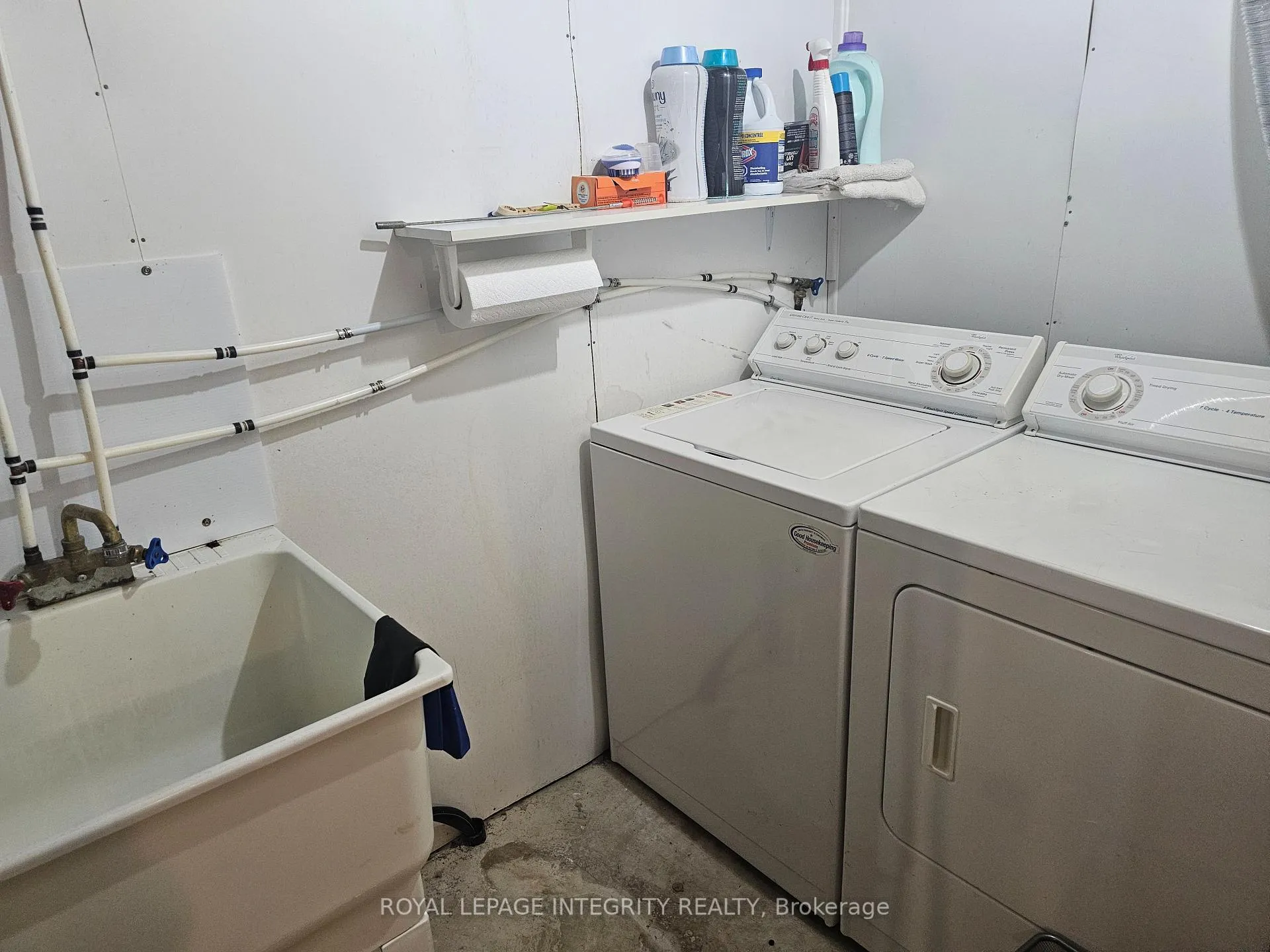 Photo 30 of Unit 2, 211 Station Boulevard, Ottawa, Riverview Park — HOMEH
