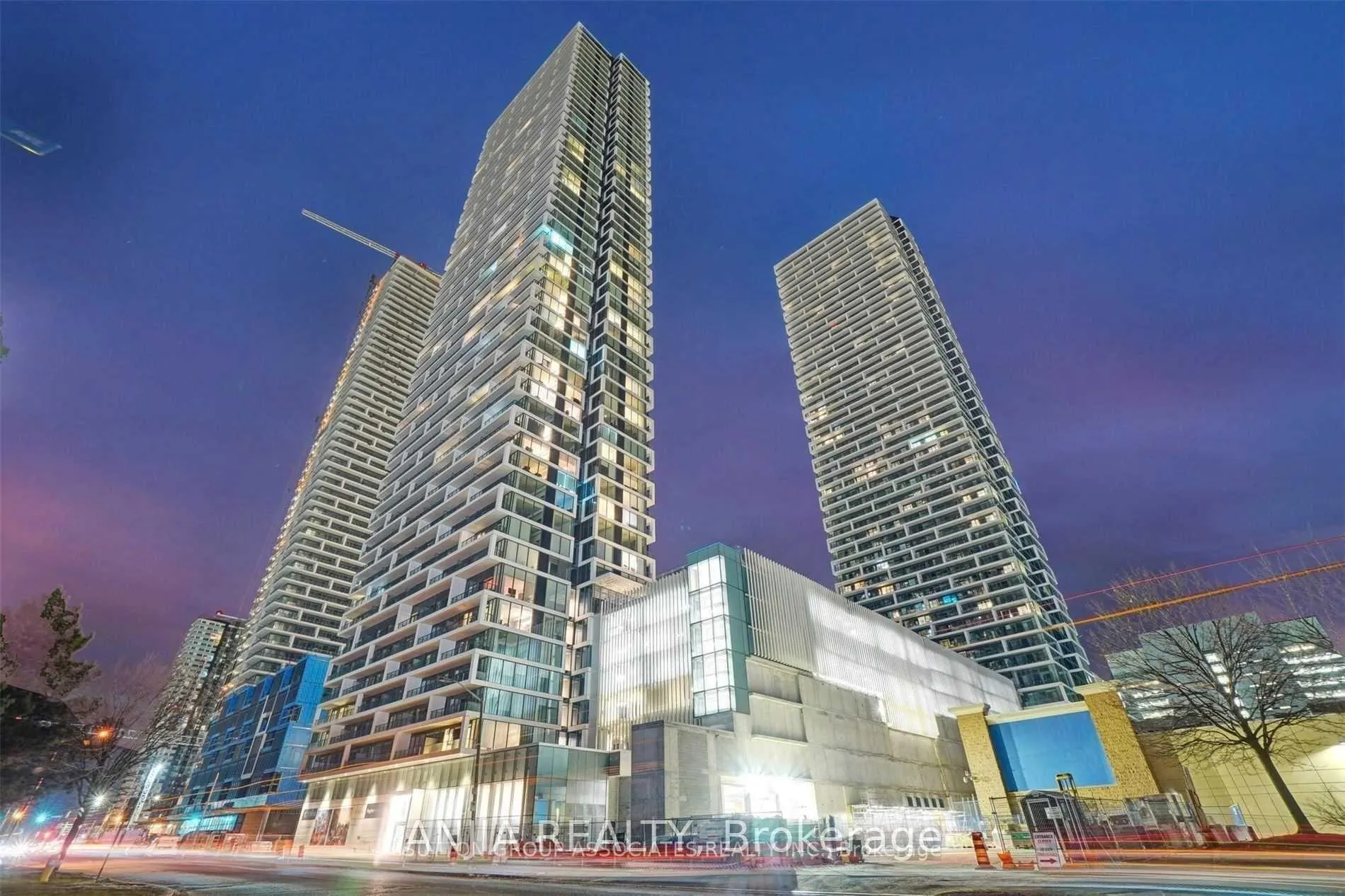 Photo 2 of Unit 2806, 898 Portage Parkway, Vaughan, Vaughan Corporate Centre — HOMEH
