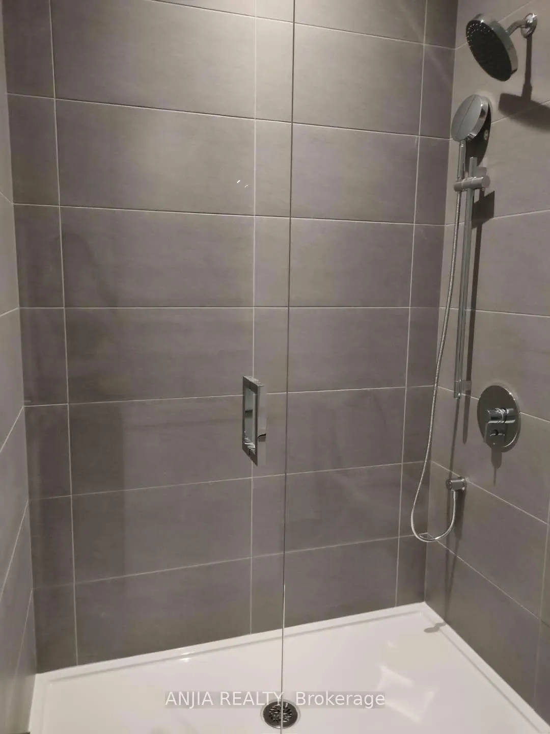 Photo 10 of Unit 2806, 898 Portage Parkway, Vaughan, Vaughan Corporate Centre — HOMEH