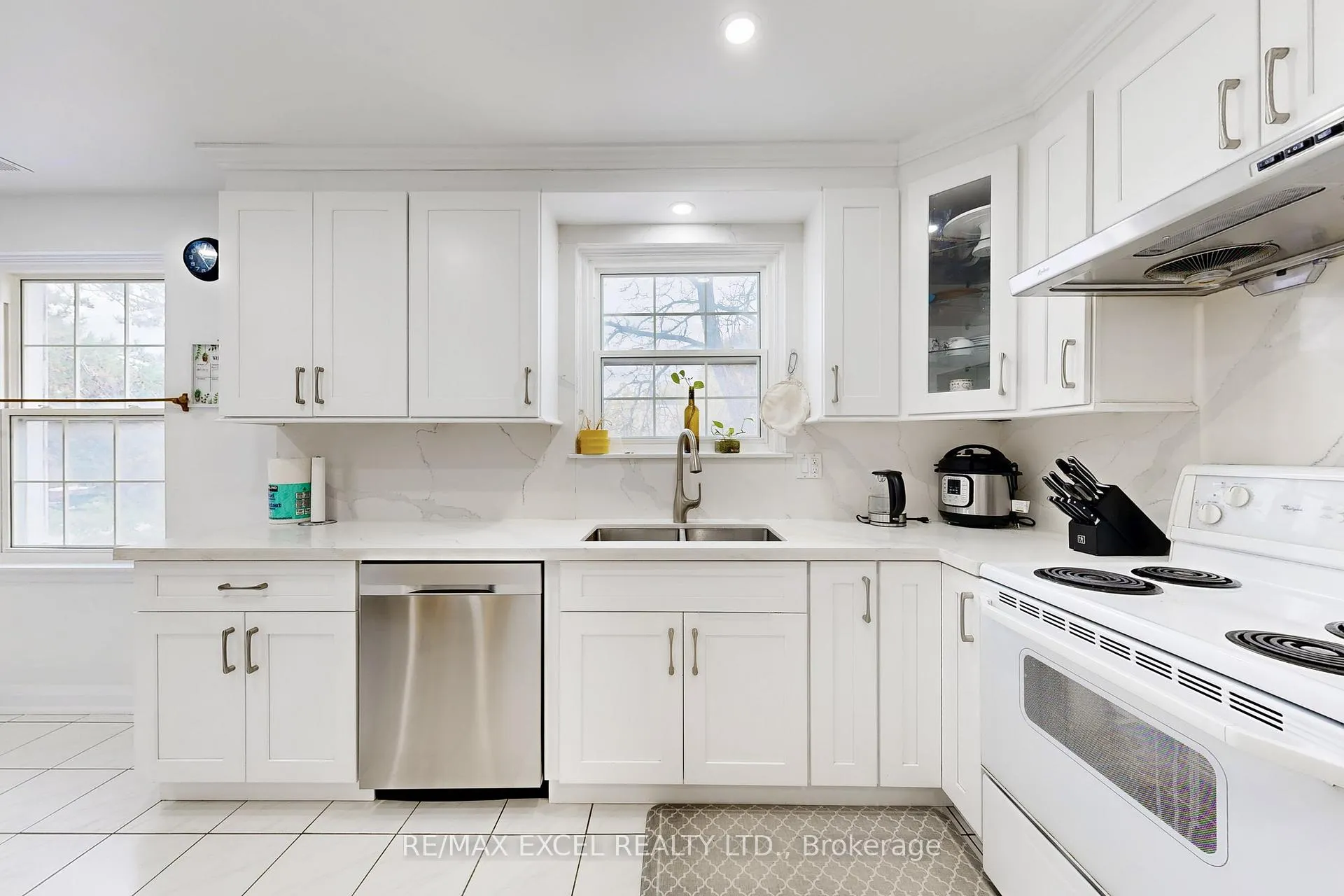 Photo 12 of 10 Crockamhill Drive, Scarborough, Agincourt North — HOMEH