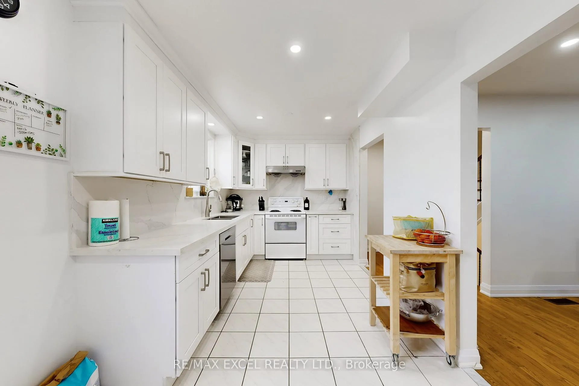 Photo 13 of 10 Crockamhill Drive, Scarborough, Agincourt North — HOMEH