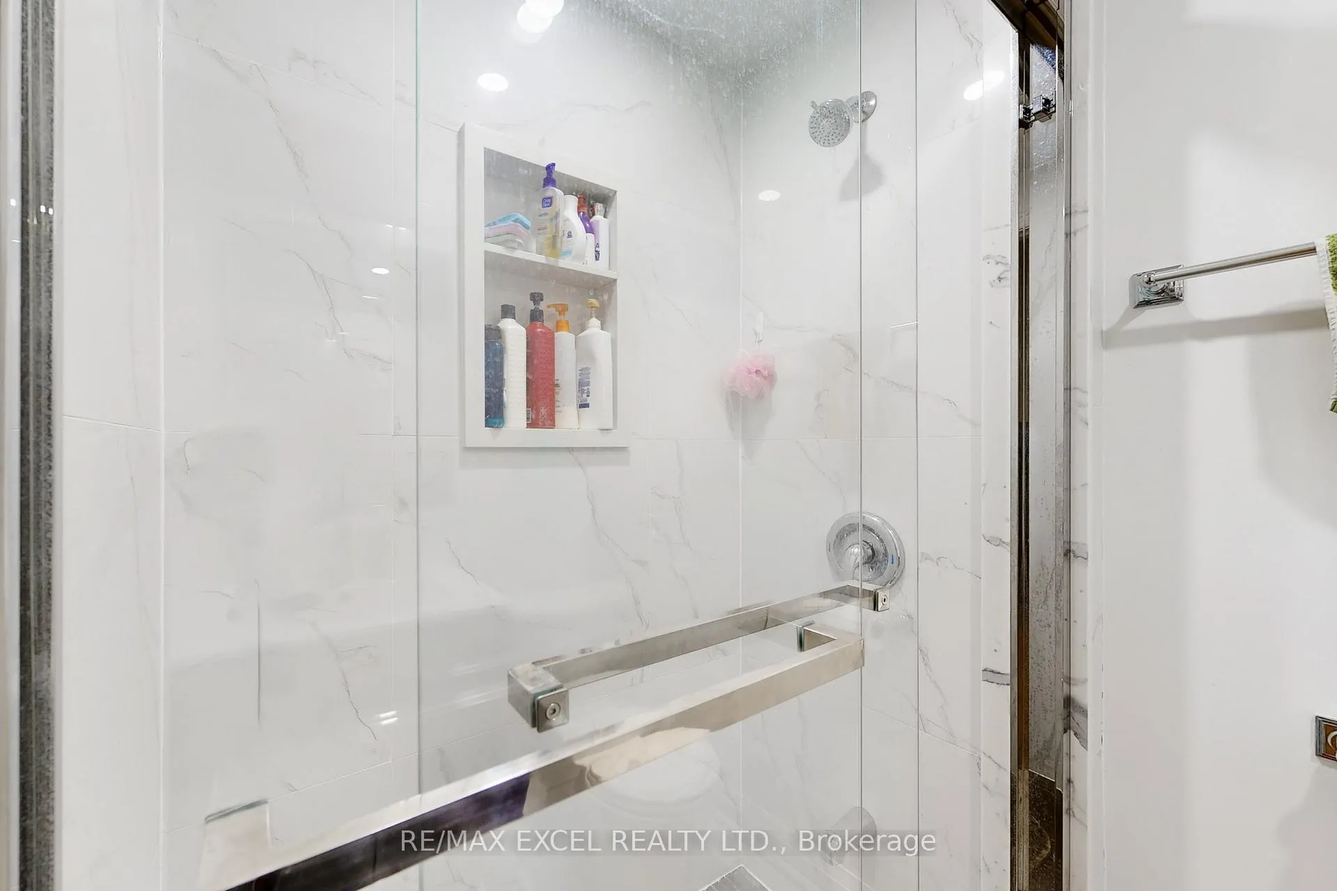 Photo 25 of 10 Crockamhill Drive, Scarborough, Agincourt North — HOMEH