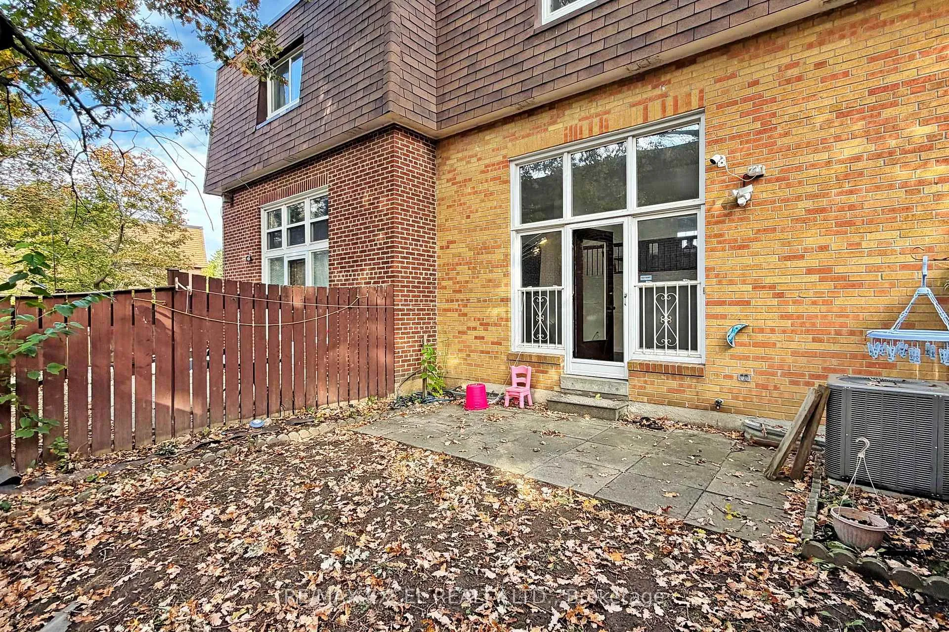Photo 38 of 10 Crockamhill Drive, Scarborough, Agincourt North — HOMEH