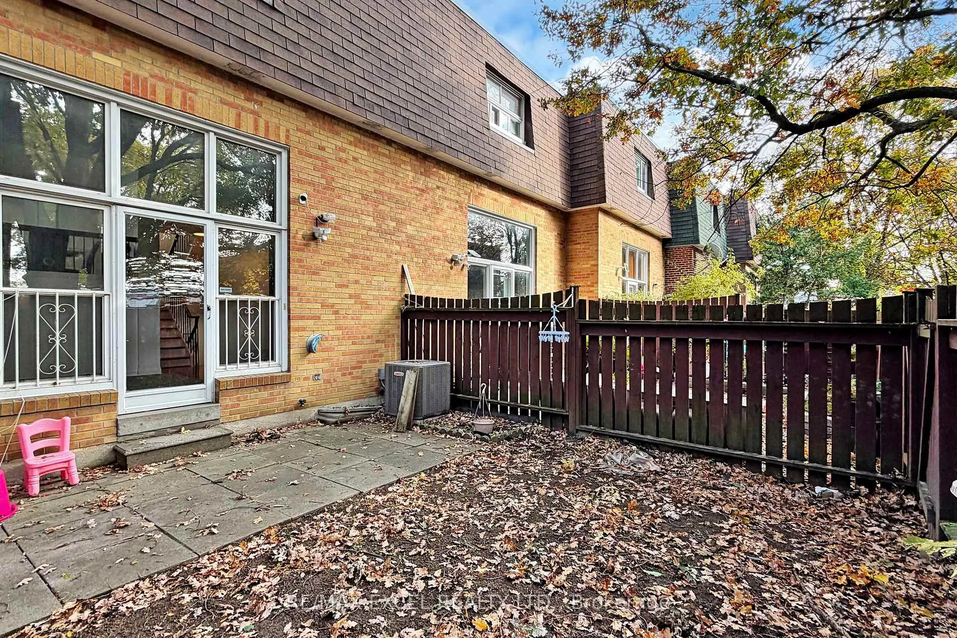 Photo 39 of 10 Crockamhill Drive, Scarborough, Agincourt North — HOMEH