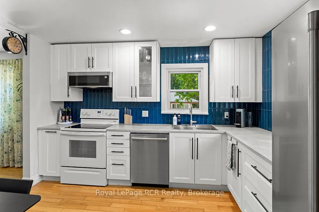 Photo 8 of 589 5th Avenue E, Owen Sound — HOMEH