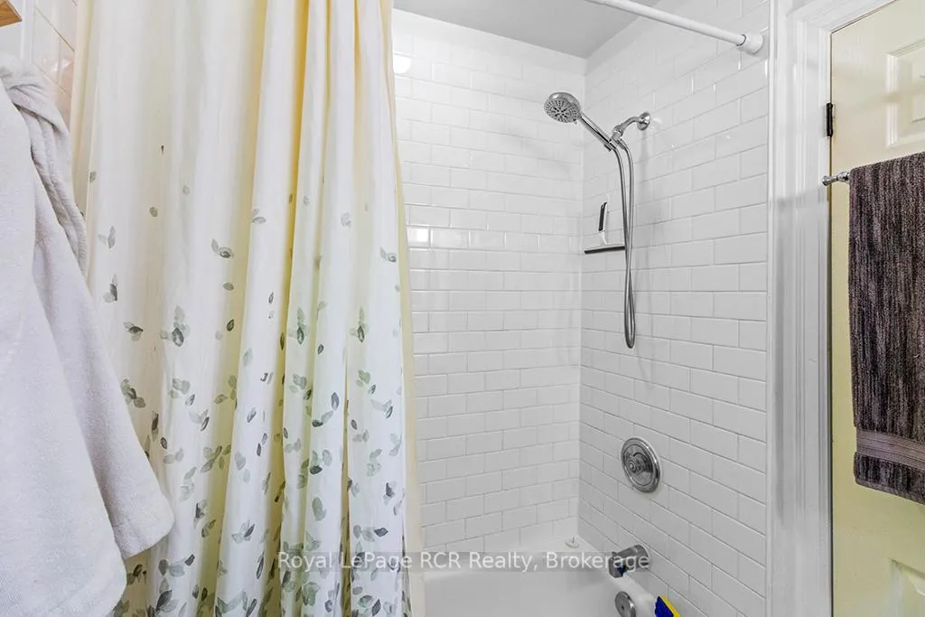 Photo 17 of 589 5th Avenue E, Owen Sound — HOMEH