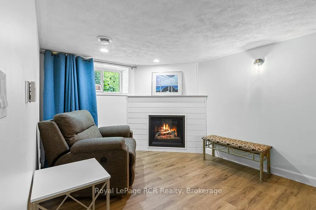 Photo 23 of 589 5th Avenue E, Owen Sound — HOMEH