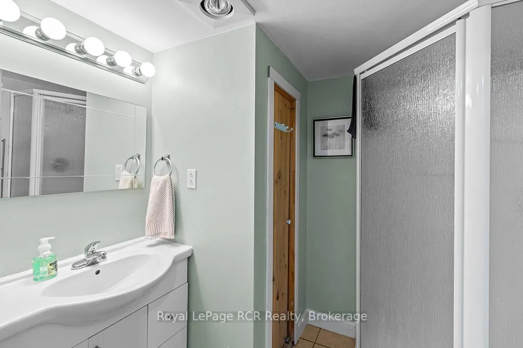 Photo 25 of 589 5th Avenue E, Owen Sound — HOMEH