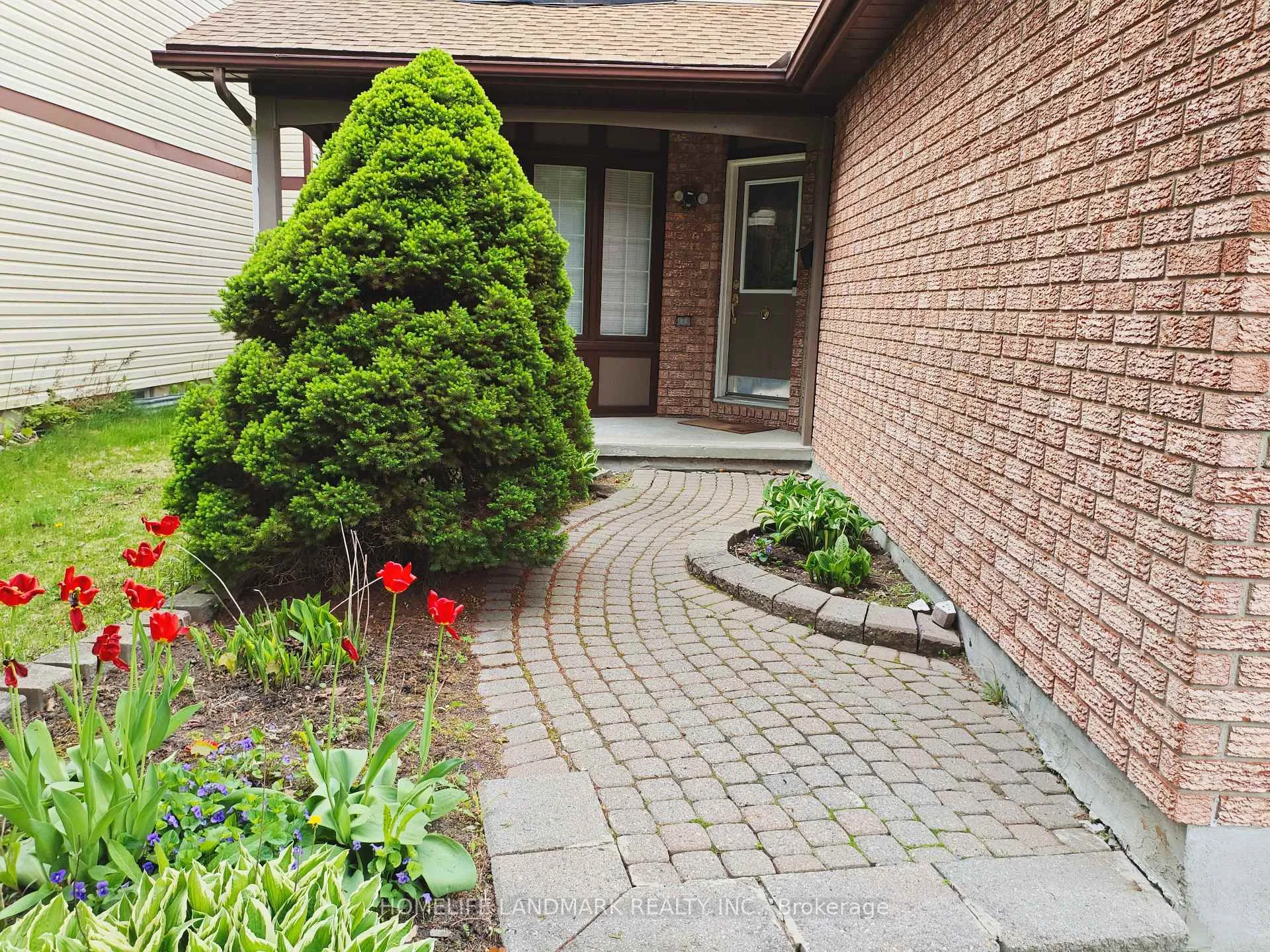 Photo 2 of 8 Opal Lane, Ottawa, Barrhaven - Heritage Park — HOMEH