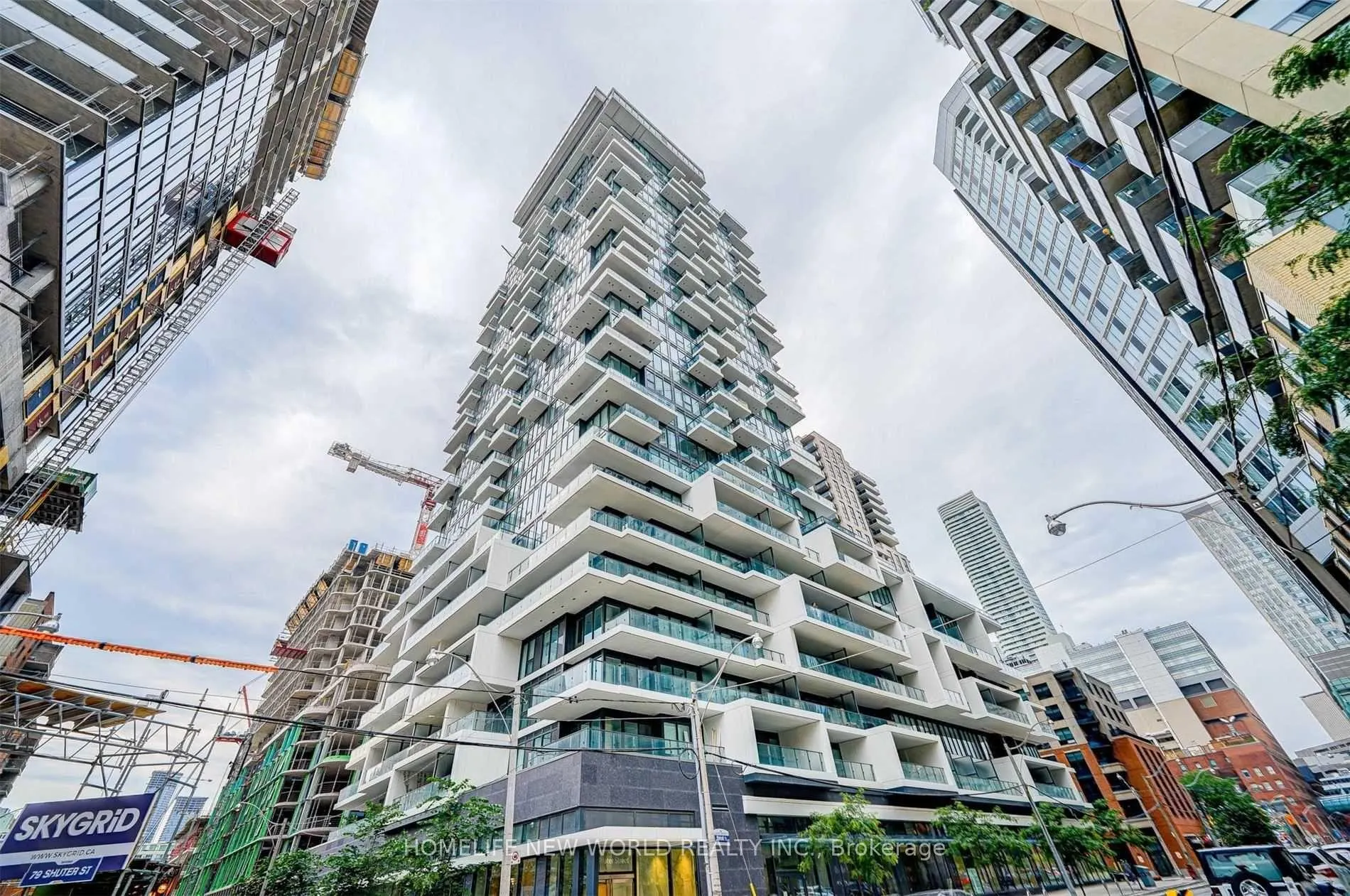 Front of Unit 909, 77 Shuter Street