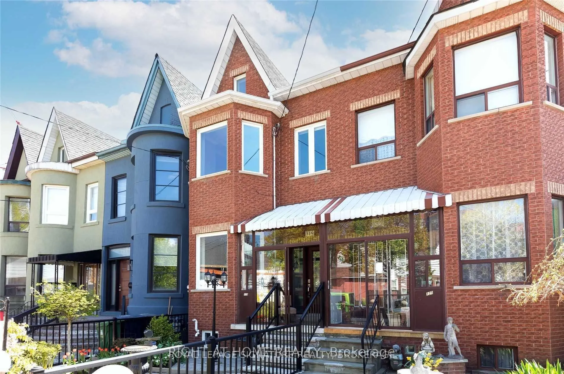 Photo 1 of 119 Niagara Street, Toronto, Niagara — HOMEH