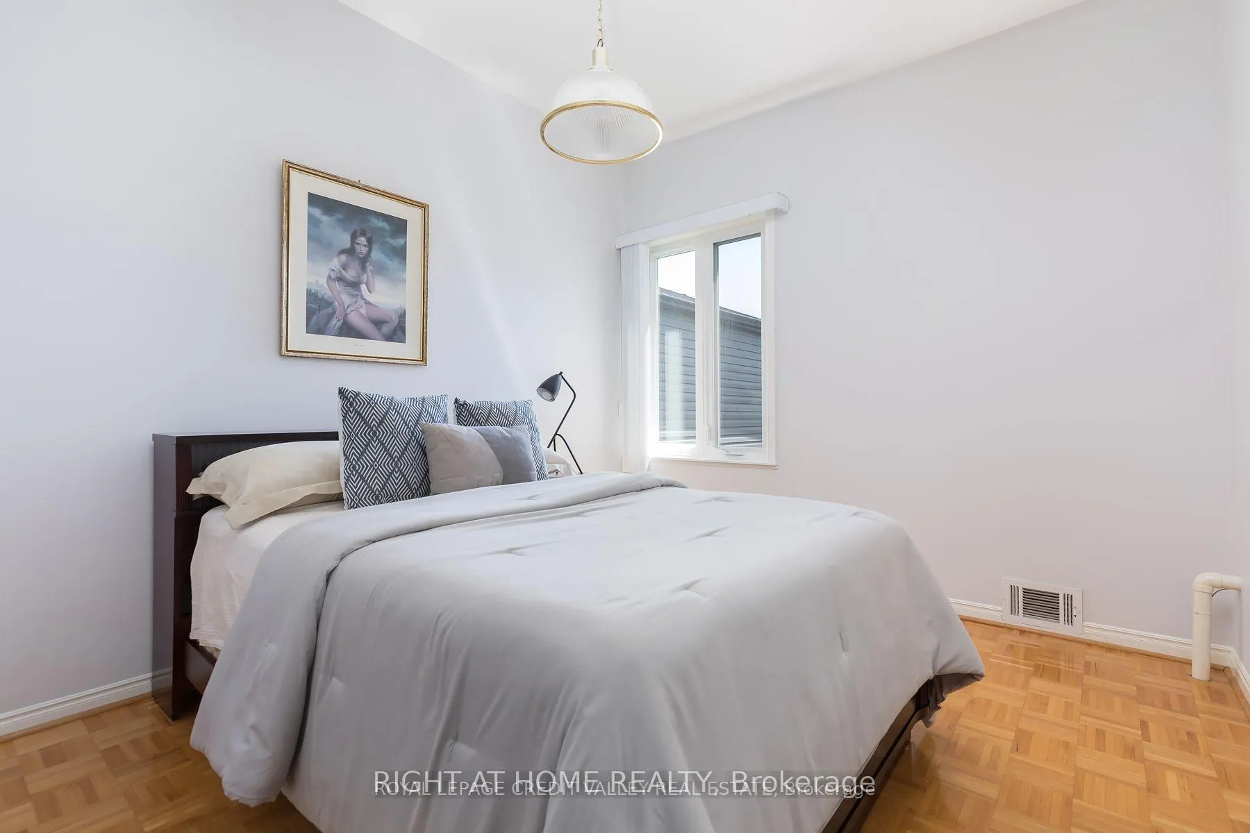 Photo 7 of 119 Niagara Street, Toronto, Niagara — HOMEH