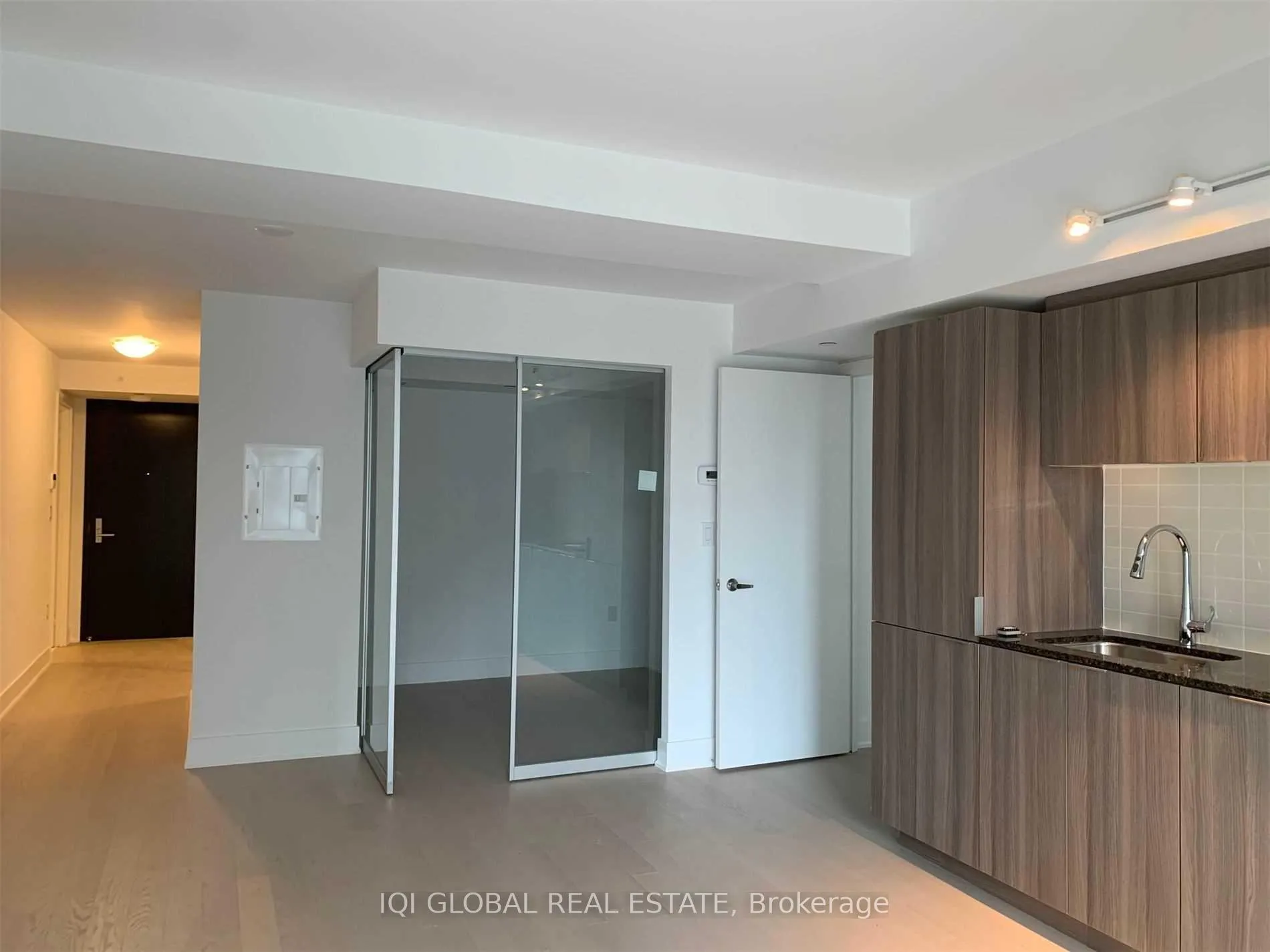 Photo 11 of Unit 1901, 955 Bay Street, Toronto, Bay Street Corridor — HOMEH